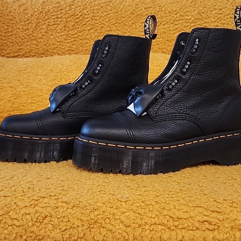Dr. Marten Sinclair Lazy Oaf Leather Platform Boots 9W/7.5M (US) - Picture 5 of 11